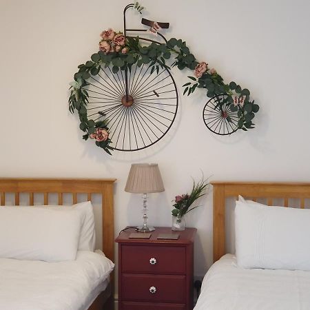 Chartwell Retreat Apartment วิทบี ภายนอก รูปภาพ