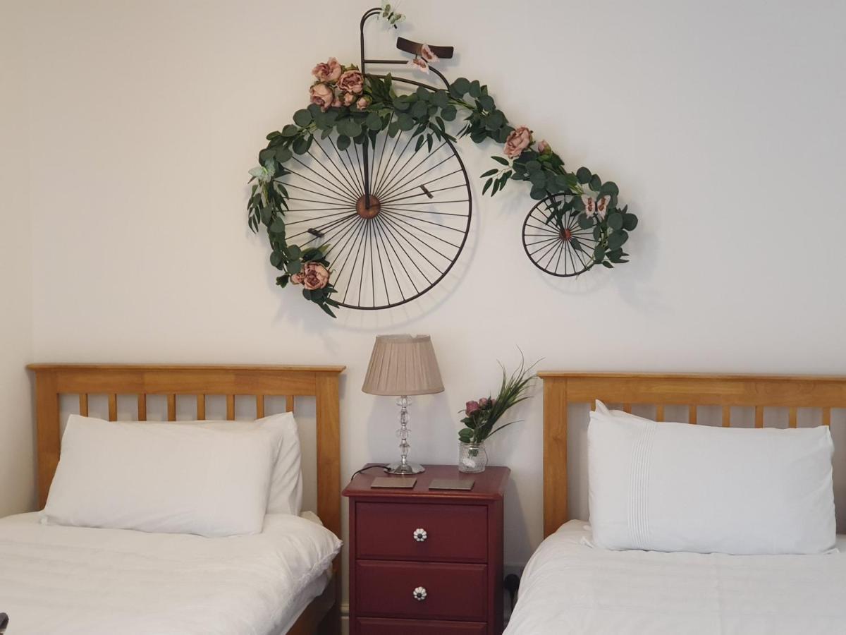 Chartwell Retreat Apartment วิทบี ภายนอก รูปภาพ